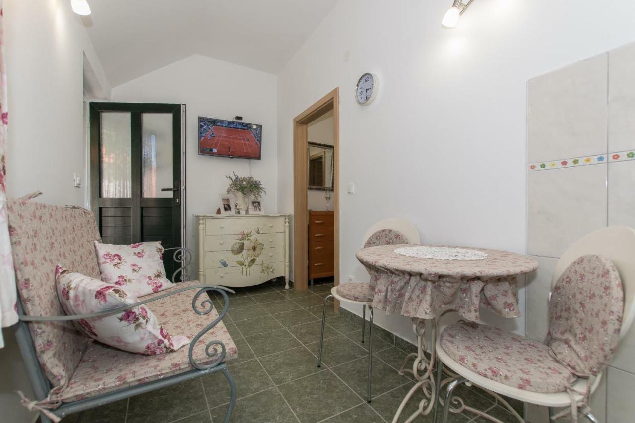 Holiday Home Godinj Donje Rascane Buitenkant foto