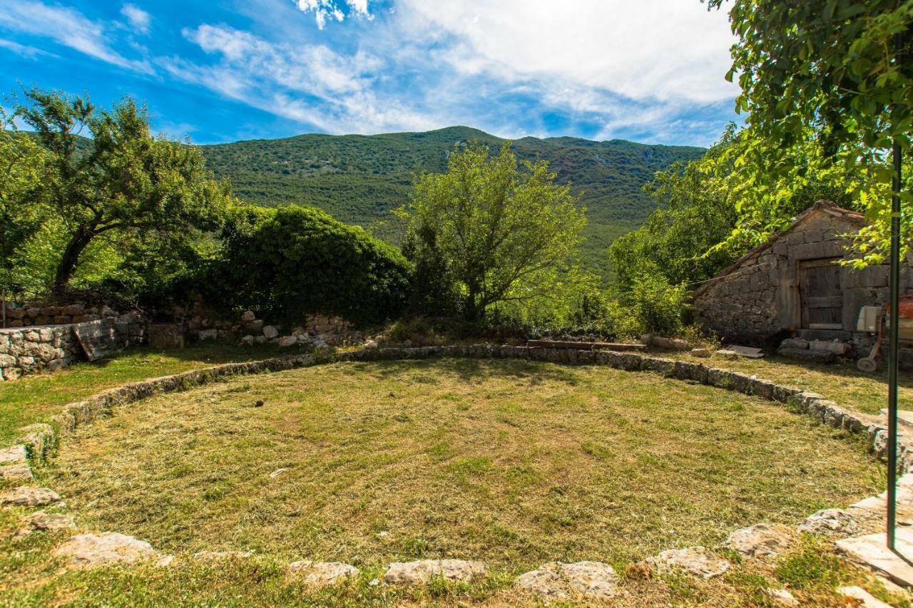 Holiday Home Godinj Donje Rascane Buitenkant foto